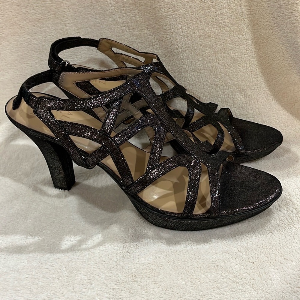 Naturalizer strappy sandal black glitter platform heels size 11.